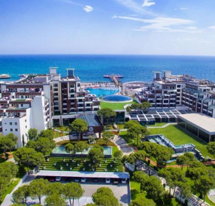 SELECTUM LUXURY RESORT